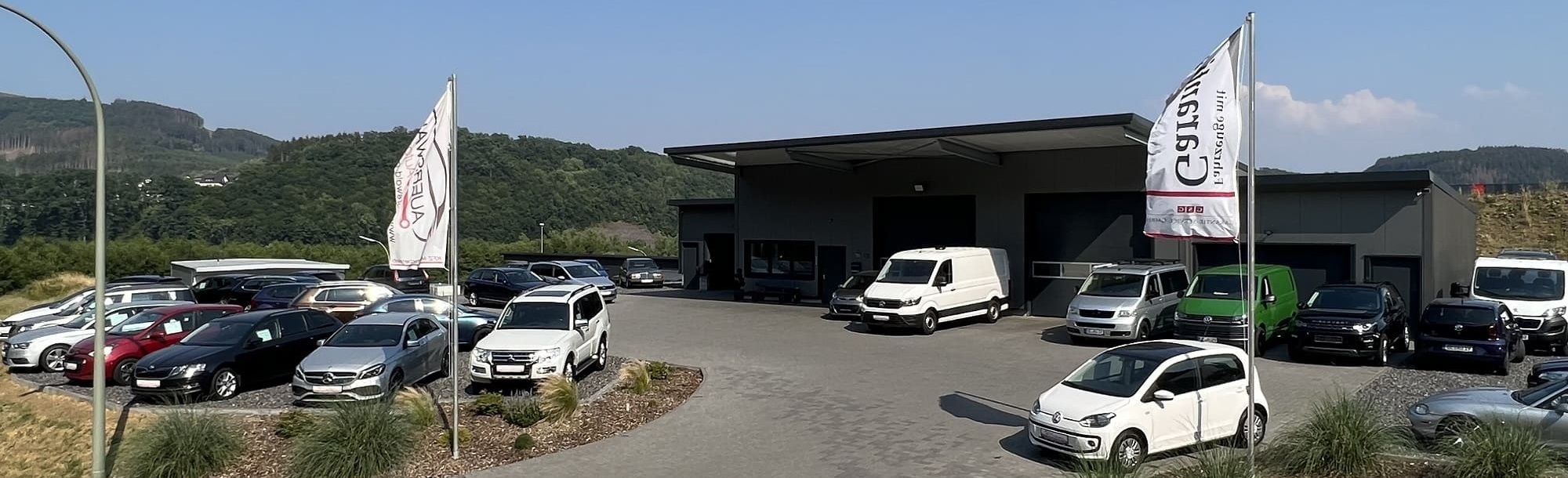 Außenansicht des Betriebsgeländes von Auerswald Automobile